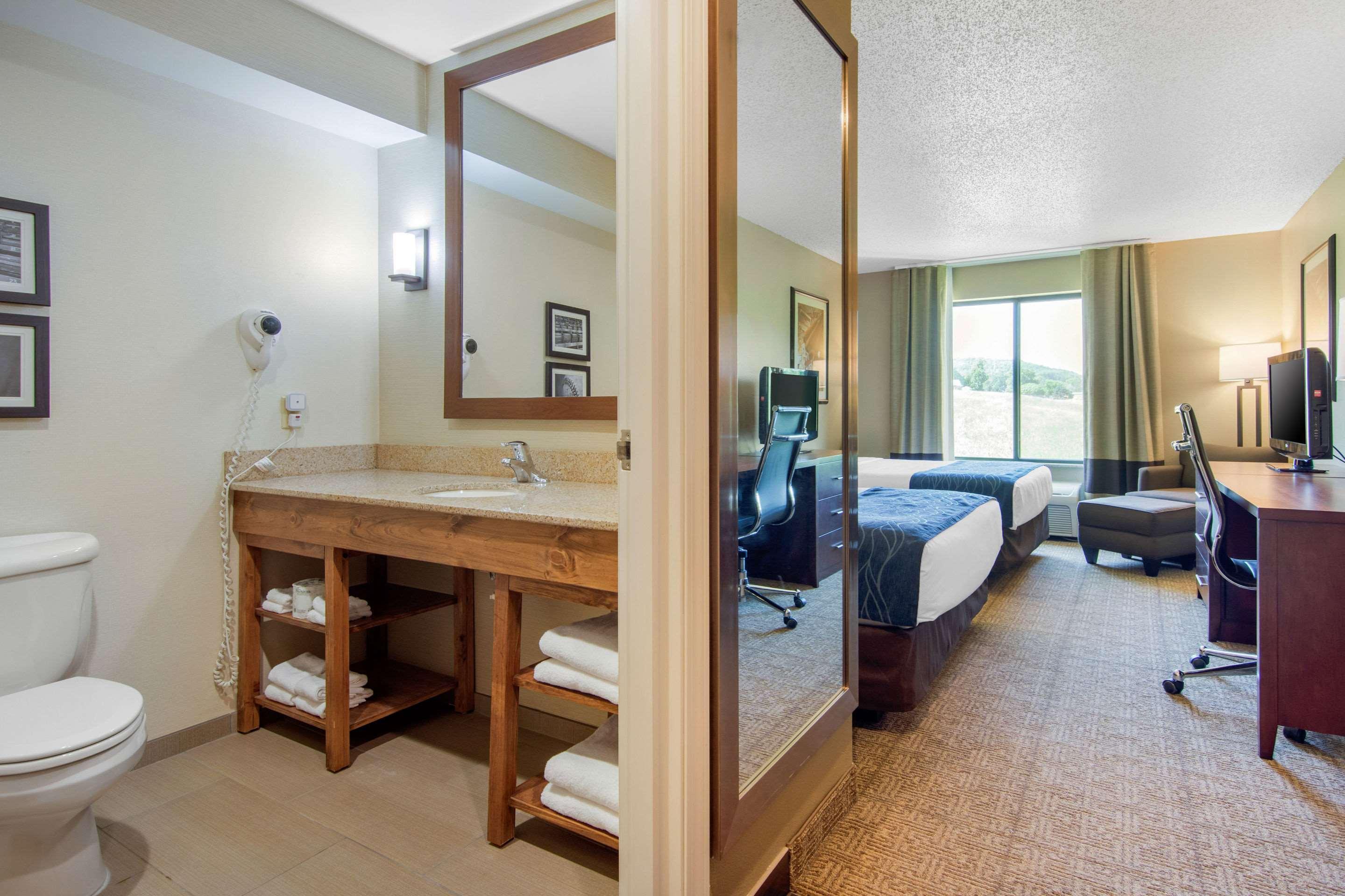 Comfort Inn & Suites Cooperstown - Milford Exterior foto